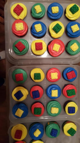 legoblock cupcakes
